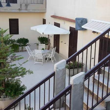 Casa Kaukana - A Pochi Passi Dal Mare Apartment *