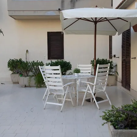 Casa Kaukana - A Pochi Passi Dal Mare Apartment *
